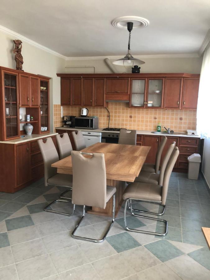 Tulipan Vendeghaz Apartment Hajdúszoboszló Exterior foto