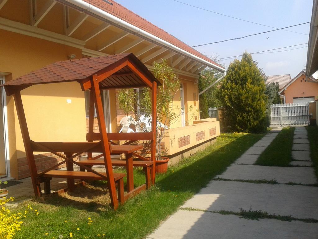 Tulipan Vendeghaz Apartment Hajdúszoboszló Exterior foto